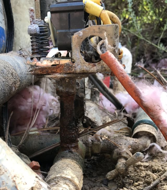 corroded pipe which joins pressure switch to water manifold