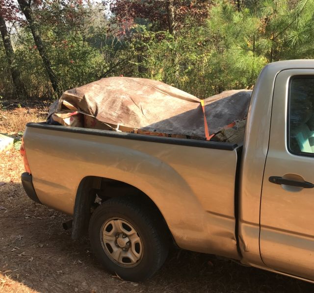 the slump in the tarmac indicates this is not the usual 12 leaf bag freight but a change in the mix